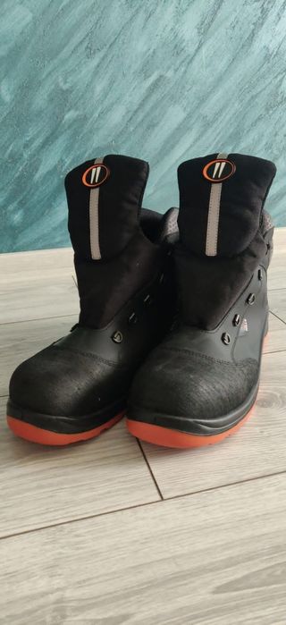 Cizme de munca stare perfecta,marime 46