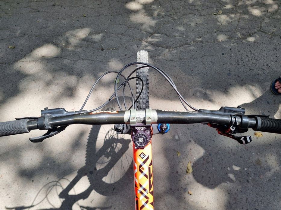 Двухподвесный велосипед Commencal