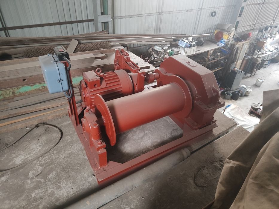 Продам лебёдку тяговою ЛМ 5