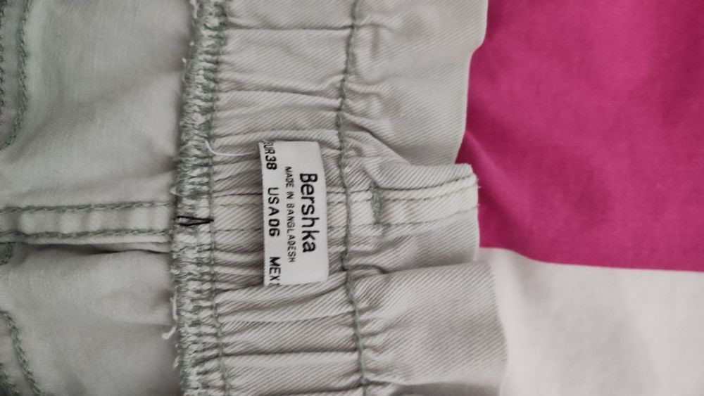 Pantaloni scurți Bershka