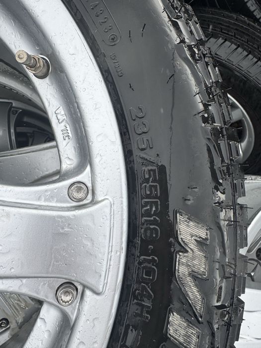 Set jante aliaj OZ R18 cu anvelope iarna 235 55 18 dot 2023