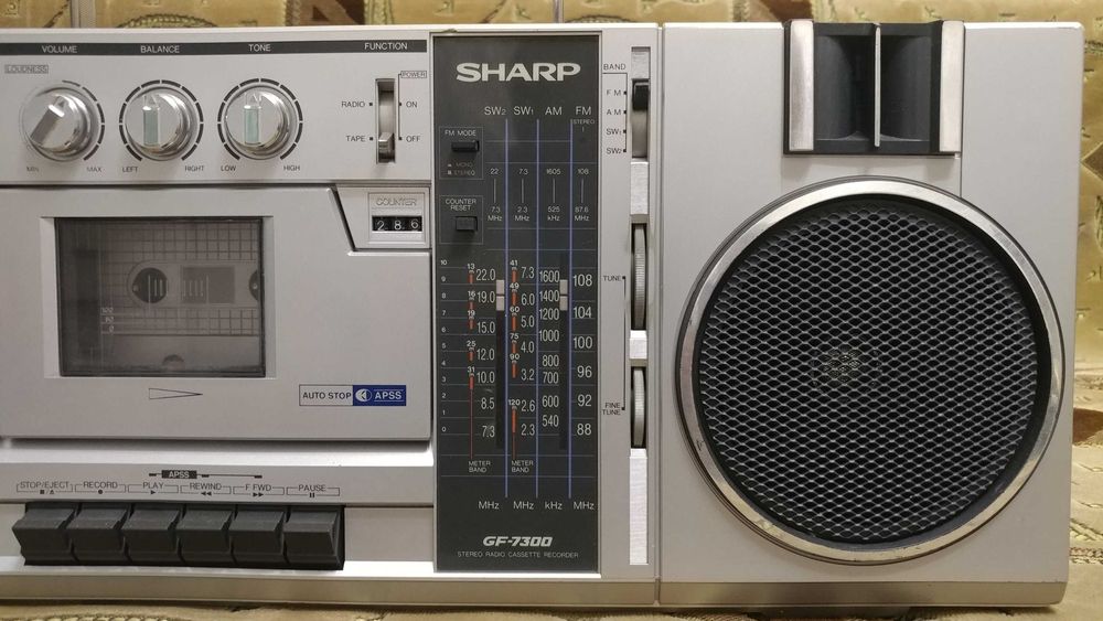 Sharp GF - 7300 (tape recorder)