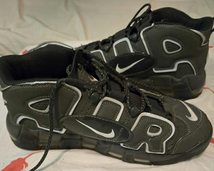 Adidasi Nike Uptempo!