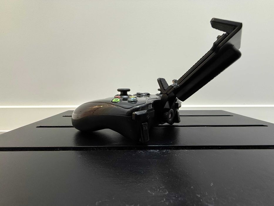 Гейминг джойстик MadCatz за смартфон