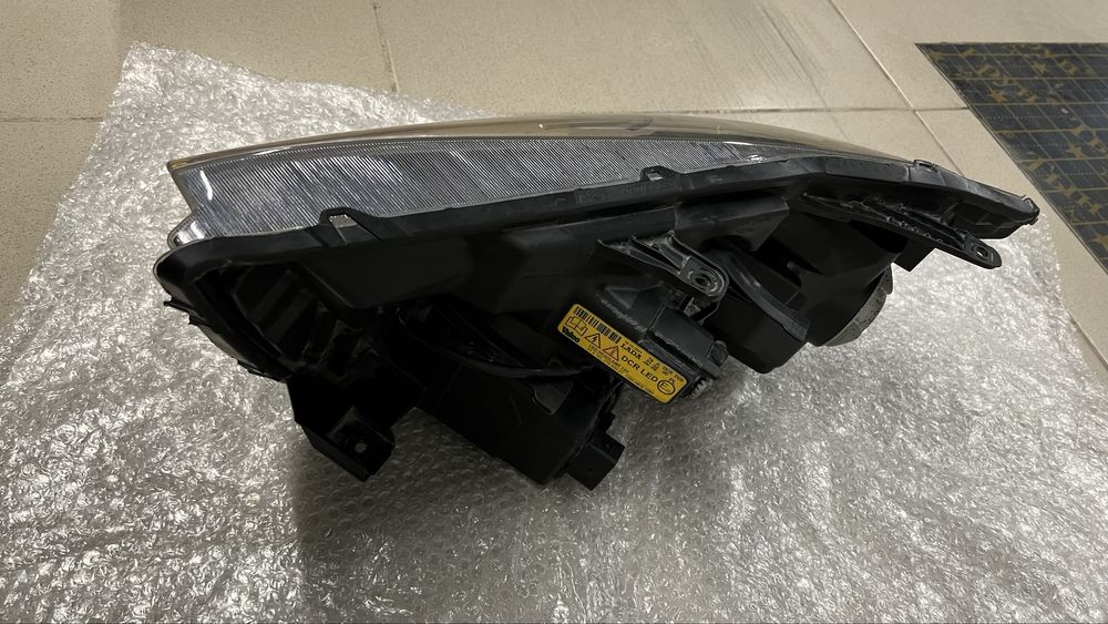 Фара Лада Веста оригинал б/у