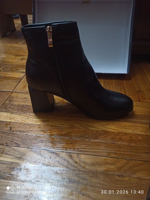 Продам женские сапожки