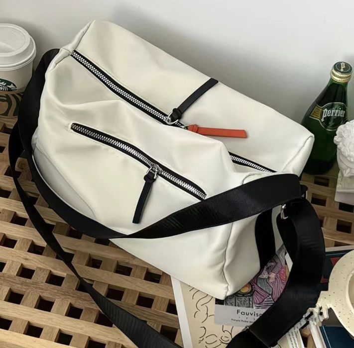 Sumka yelkaga osiladigan