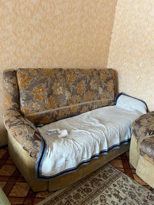 Диван          ..