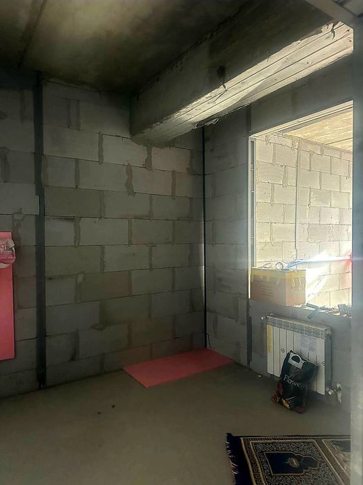 Срочно Продаётся 2х-ком на Против Белтепа, Бетонка