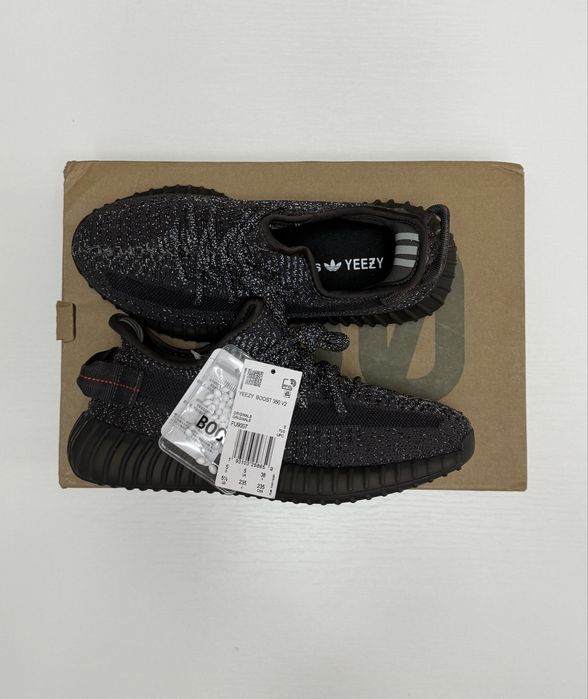 Adidas Yeezy Boost 350 V2 | Black Reflective | 38