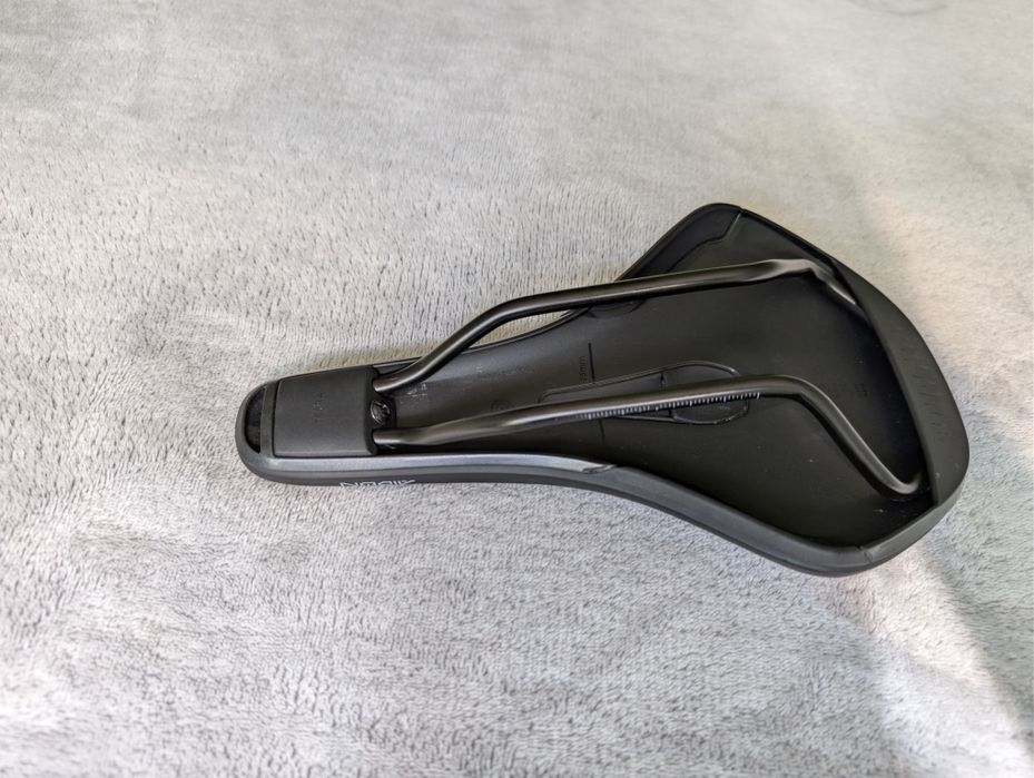 МТБ седалка Fizik Aidon 208x145mm manganese rail