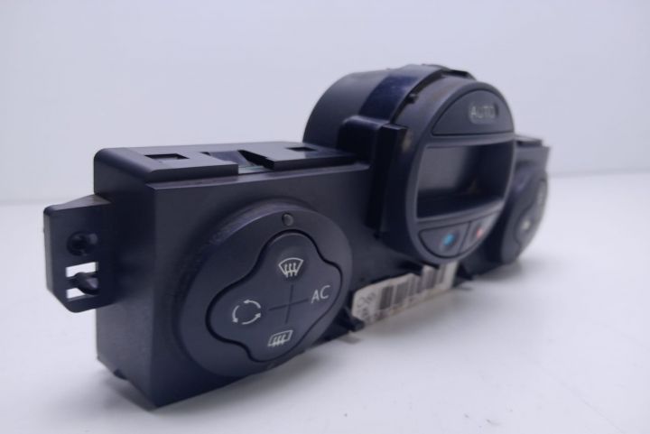 Panou comanda clima   8200133339 Renault Modus prima generatie