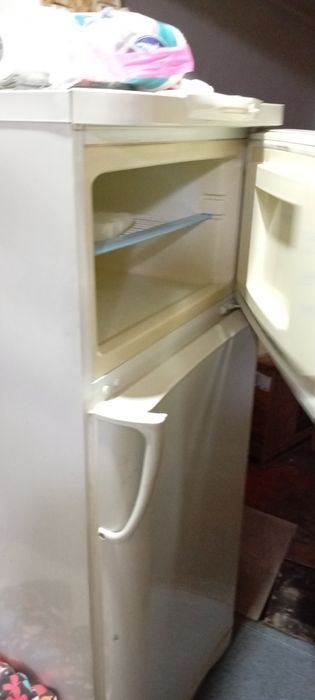 Продам холодильник индезит