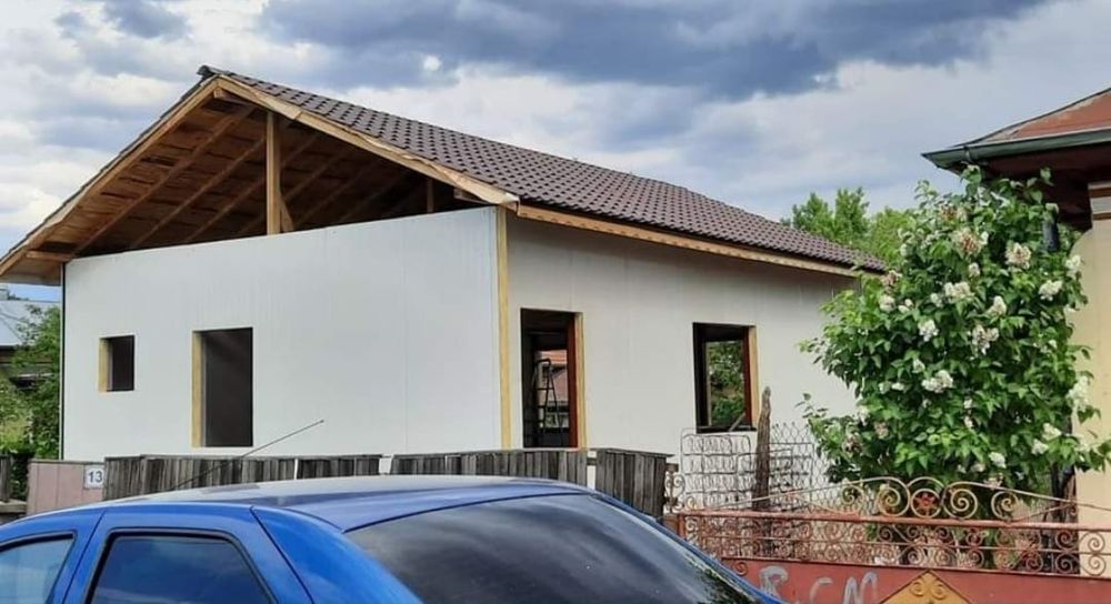 Meseriaș în domeniul case și cabane din structură metalică cu panouri