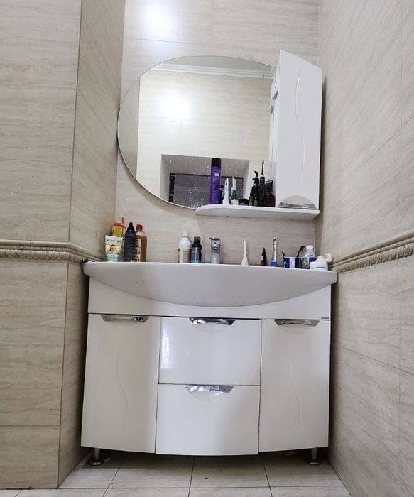 Продаются БУ тумбы под раковину