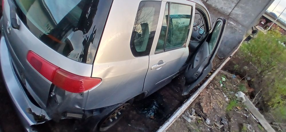 Mazda 2   1.4i  2004