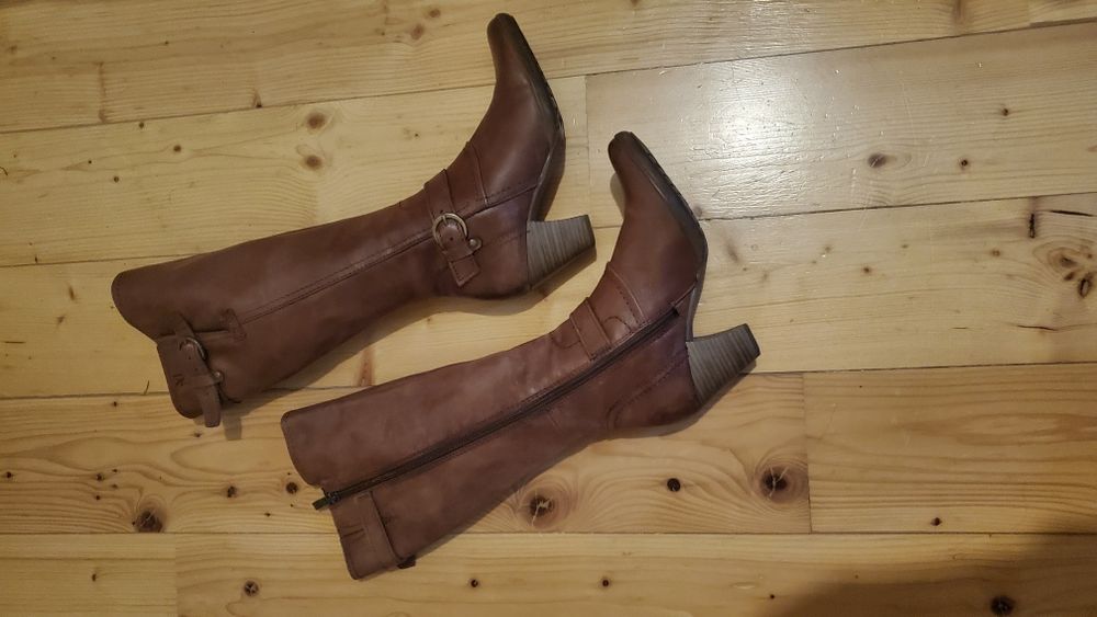 Cizme piele imblanite usor Caprice masura 36