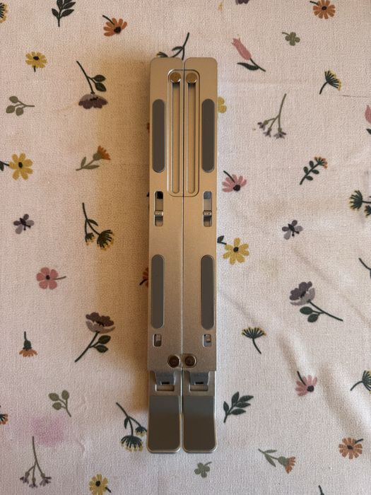 Алуминиева стойка за лаптоп