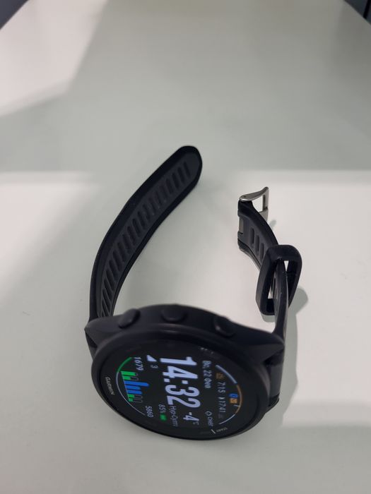 Смарт-часы Garmin Forerunner 165