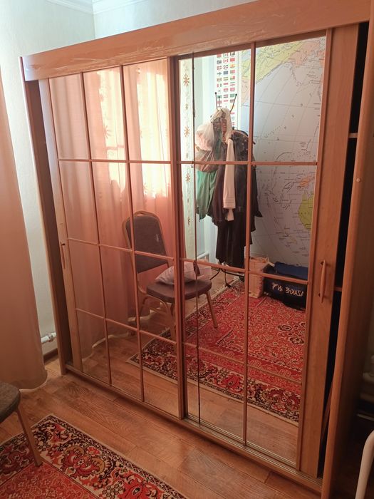 Срочно ағаш шкаф сатамын