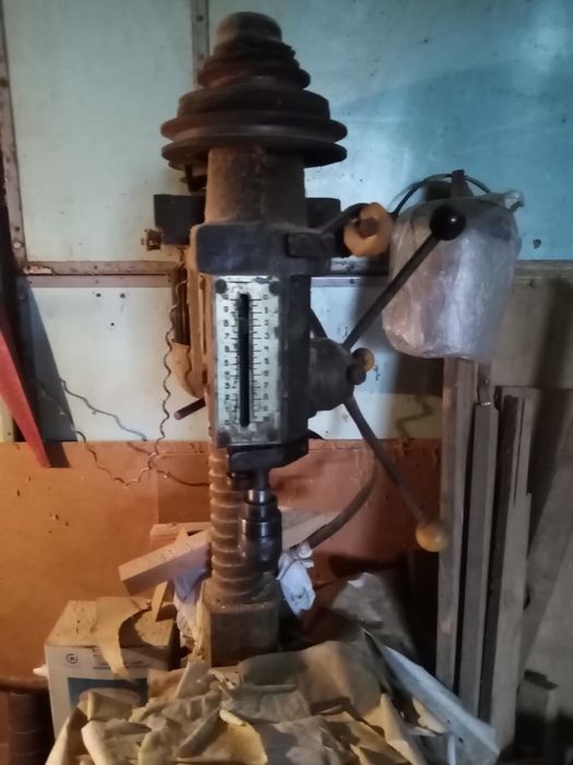 Сверлильный станок