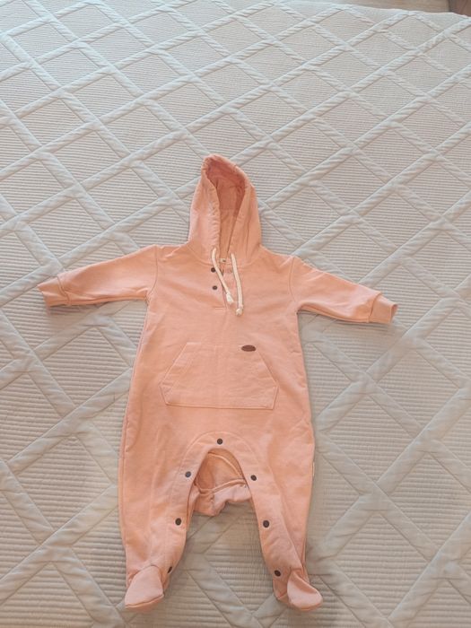 Продам комбинезоны для девочки