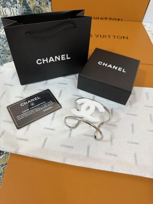 Дизайнерска дамска гривна New Season