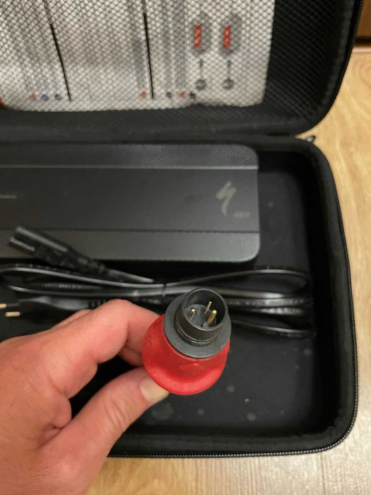 Specialized SL battery charger 48V/ Зарядно за електрически велосипед