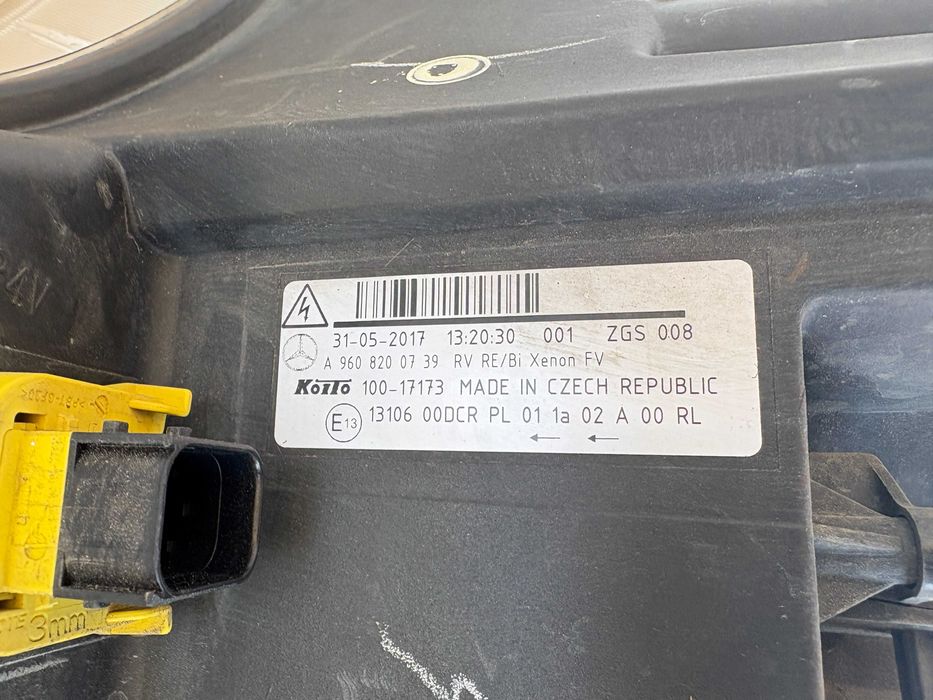 Far dreapta bixenon complet Mercedes Actros MP4 dupa 2011 A9608200739