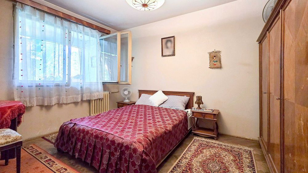 Militari-Iuliu Maniu-stradal Et.5 Liber, Luminos, Vedere Sud spre un spatiu mare si verde Necesita renovare Pret neg. COMISION 0 pt. CUMPARATOR