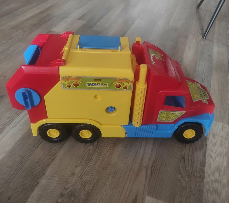 Продавам - голям детски боклукчийски камион и бетоновоз
