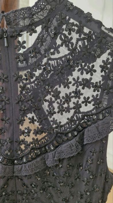 Шикарное платье от известного бренда NEEDLE&THREAD