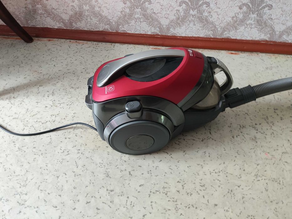 Продам пылесос LG