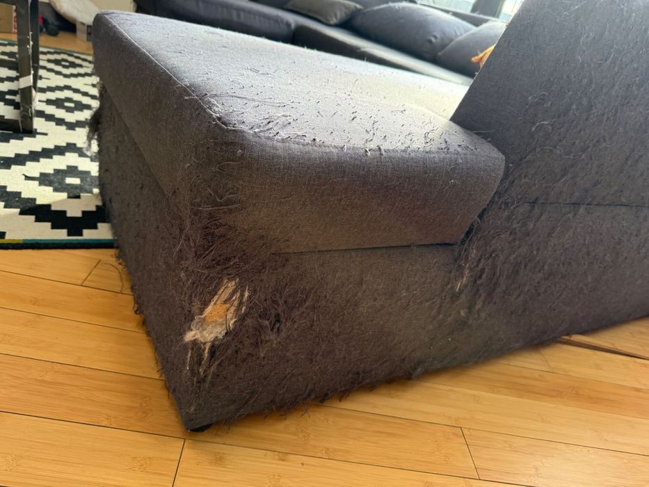 Подарявам захабен диван