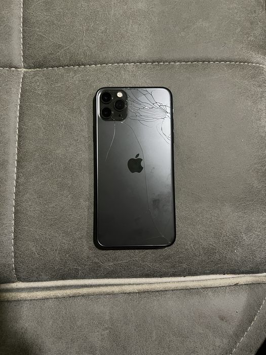 Iphone 11 pro max SROCHNO