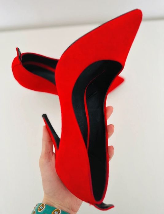 Pantofi Bershka marimea 37