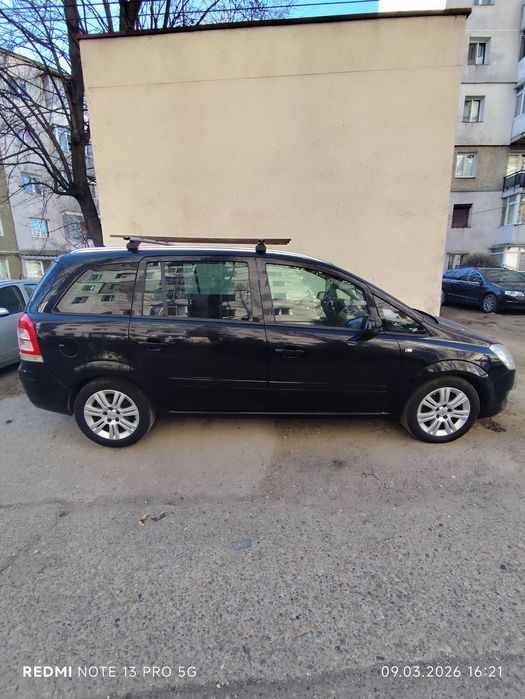 Vând Opel Zafira B