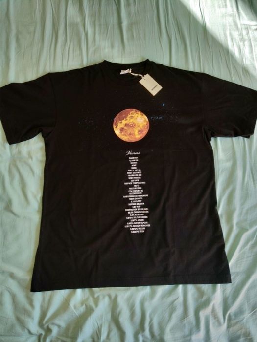 Tricou vetements planet number Venus 
Marime: L Oversized 
Condtitie: