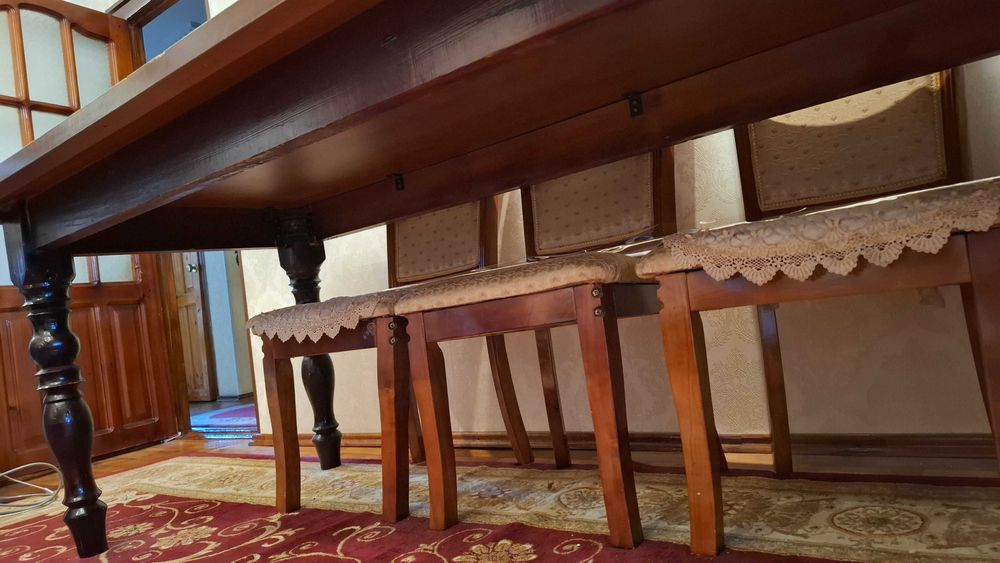 Стол (в гостиную/зал)