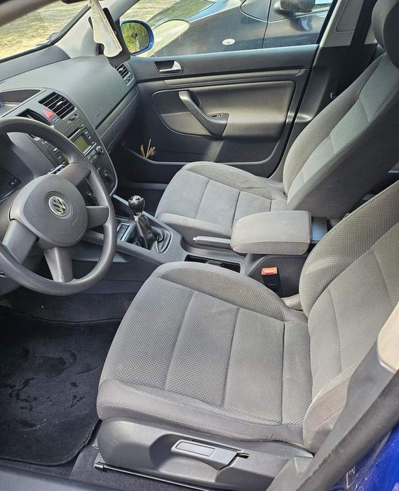 Продавам Голф 5 1.9 105кс. на ЧАСТИ, както и ВСЯКАКВИ други Голф 5ци