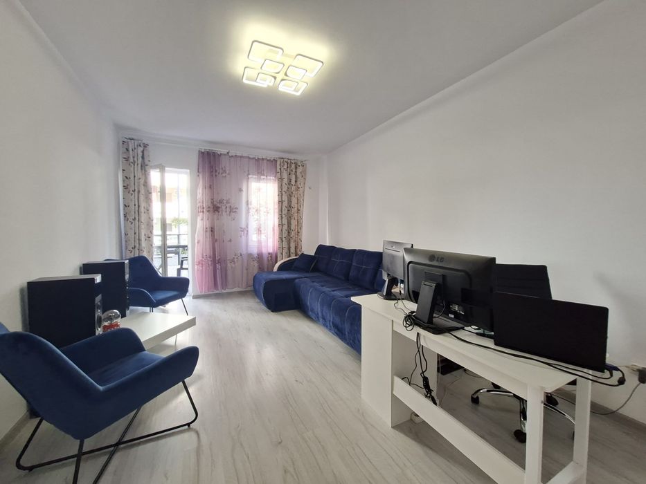 Vand Apartament cu 2 camere decomandat + Gradina 27 metri pătrați+ Loc de parcare