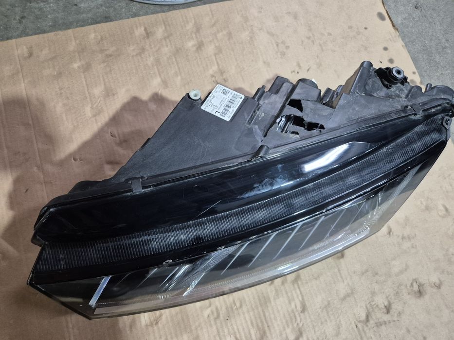 Ляв фар Шкода Октавия IV лед фар Skoda Octavia 4