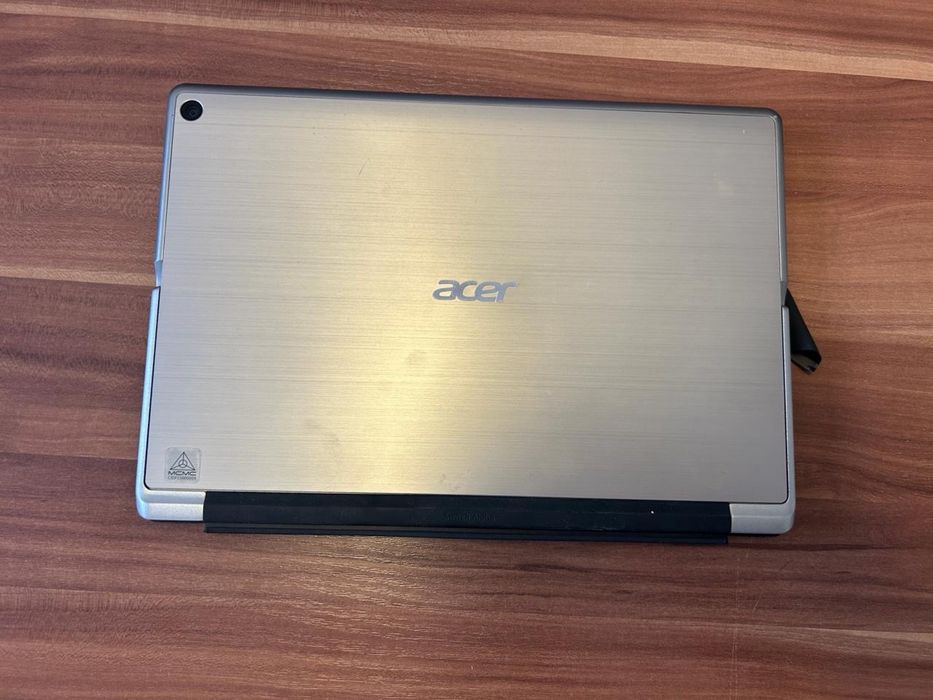 Продам сенсорный ноутбук-планшет Acer Switch Alpha 12