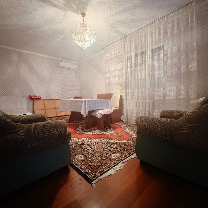 Продаётся 2х комнатная  квартира