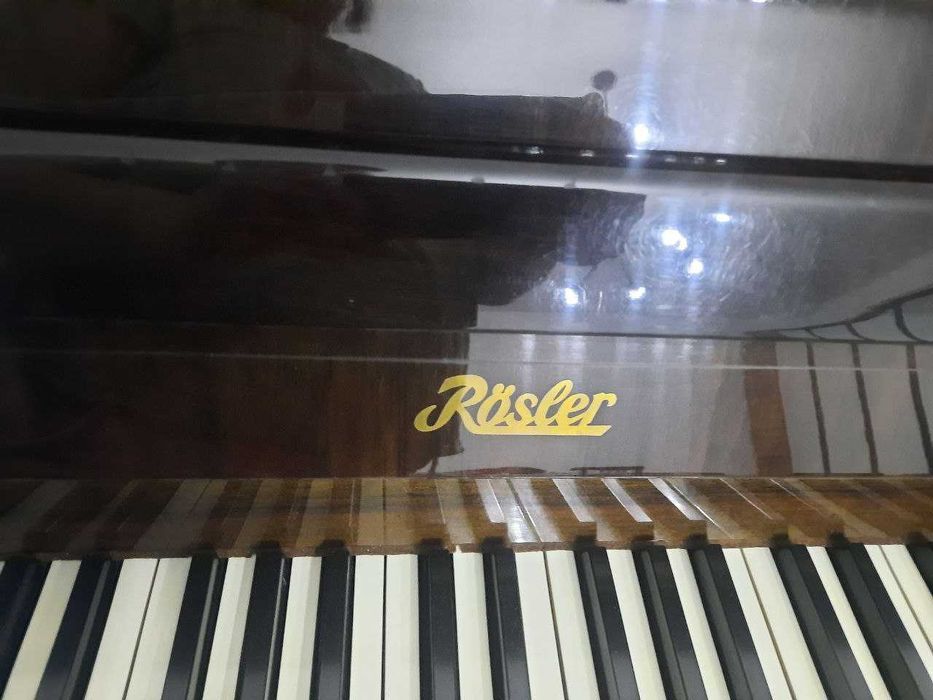 Срочно ПРОДАМ фортепиано Rösler в прекрасном рабочем состоянии, ТОРГ!