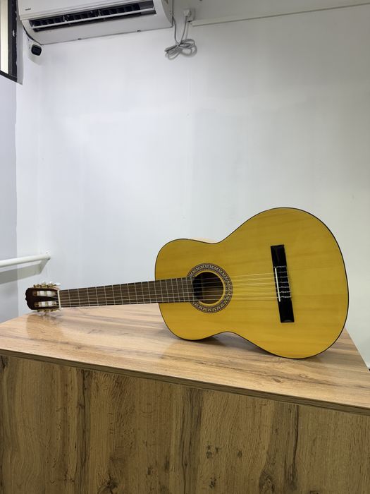 гитара Yamaha
