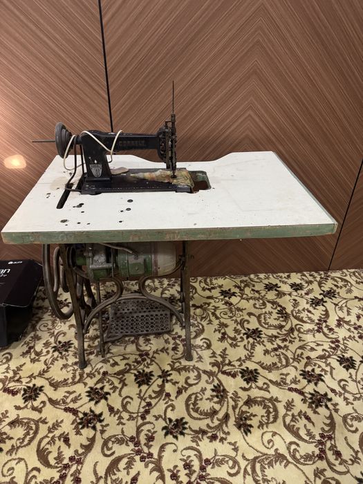 Антикварная французская вышивальная машина Cornely Paris (Machine B)