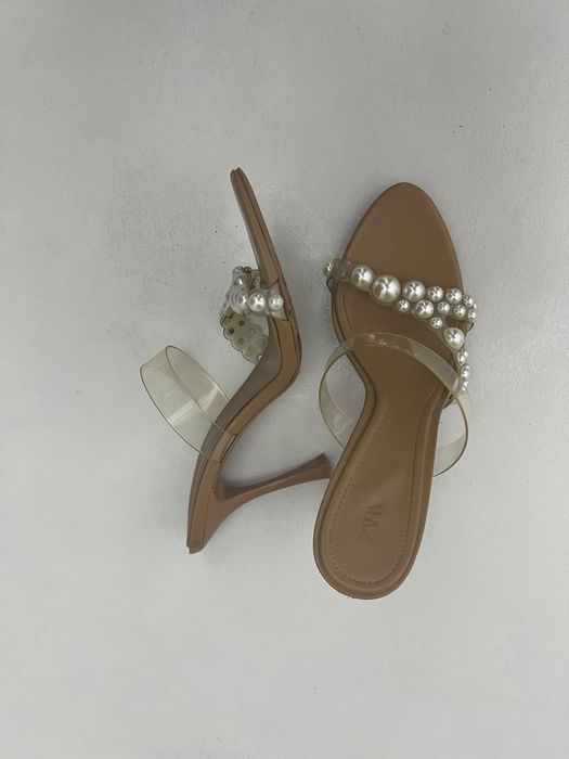 Vand papuci zara