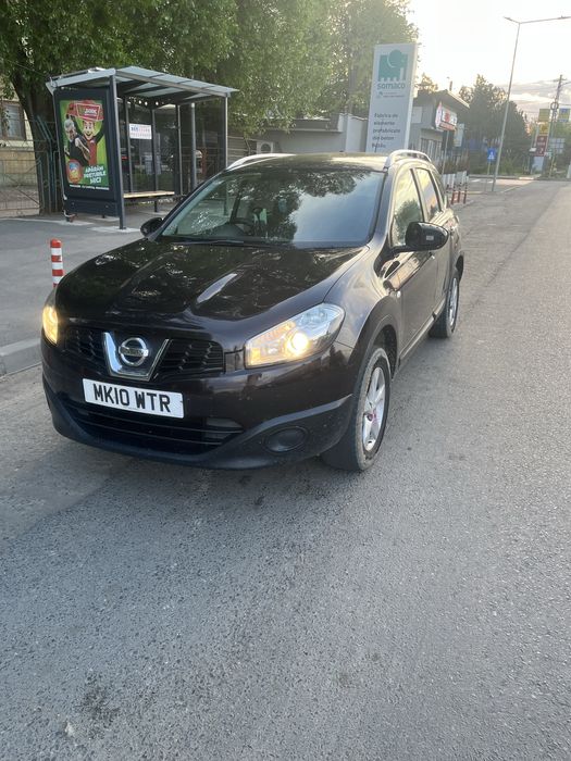 Nissan Qashqai +2 2010