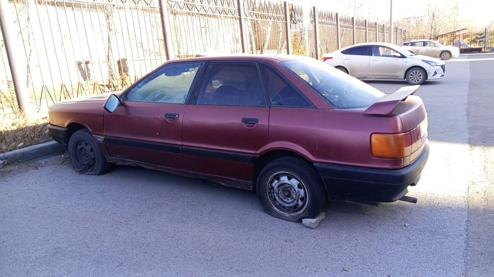 Продам Ауди 500000